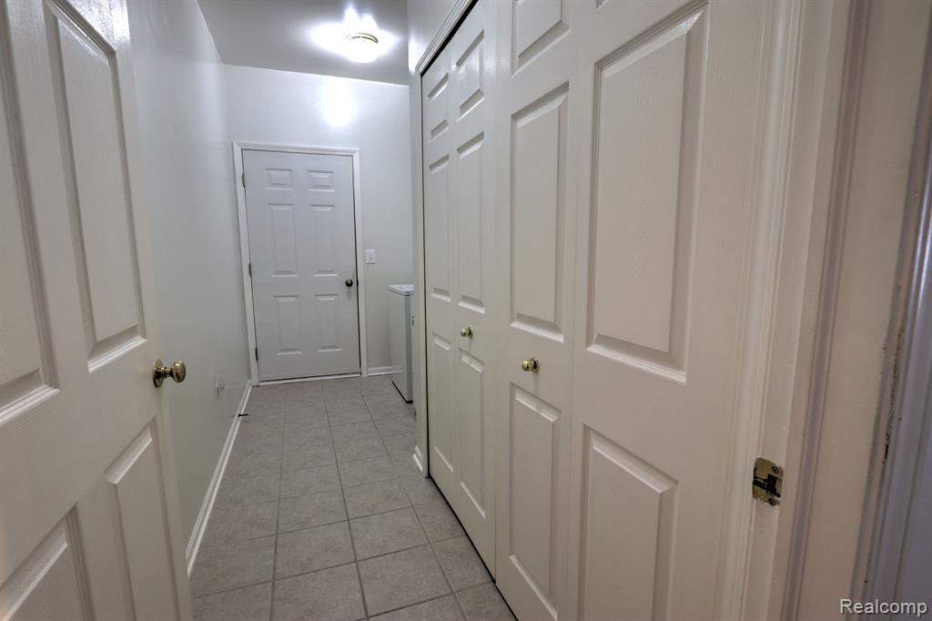 23074 FAIRLANE Boulevard, 6, Woodhaven, MI 48183 — Photo 24