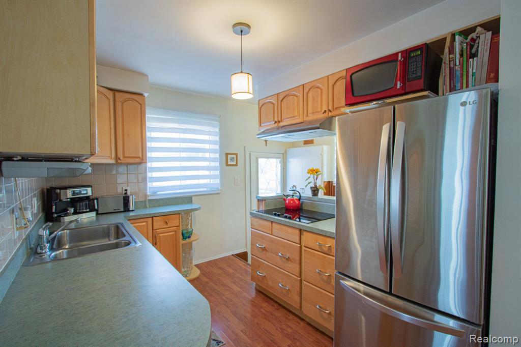 25125 CAMPBELL Avenue, Warren, MI 48089 — Photo 5
