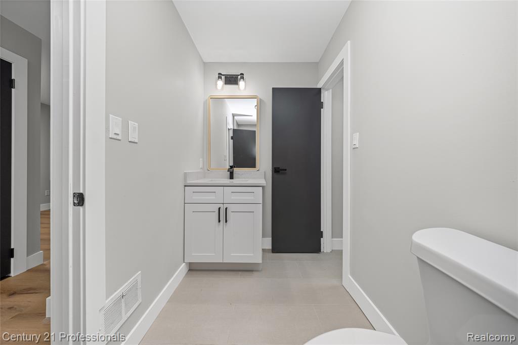 45466 Fairchild Road, Macomb, MI 48042 — Photo 24