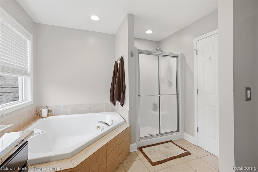 7431 Oceola Farms Court, Howell, MI 48855 — Photo 28
