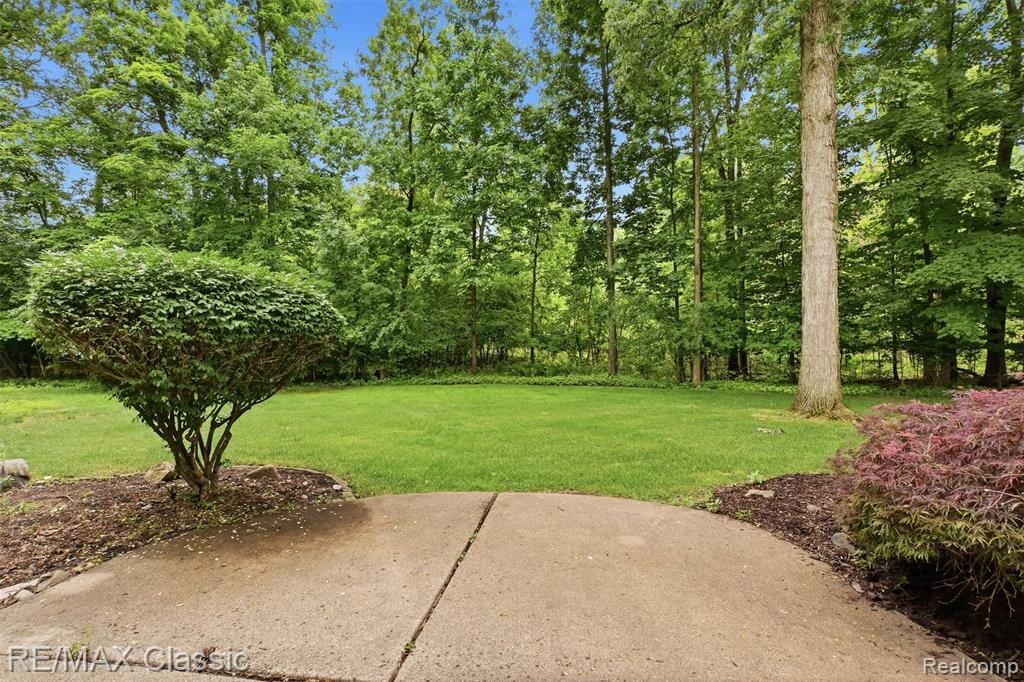 45451 Woodleigh Way, Plymouth, MI 48170 — Photo 39