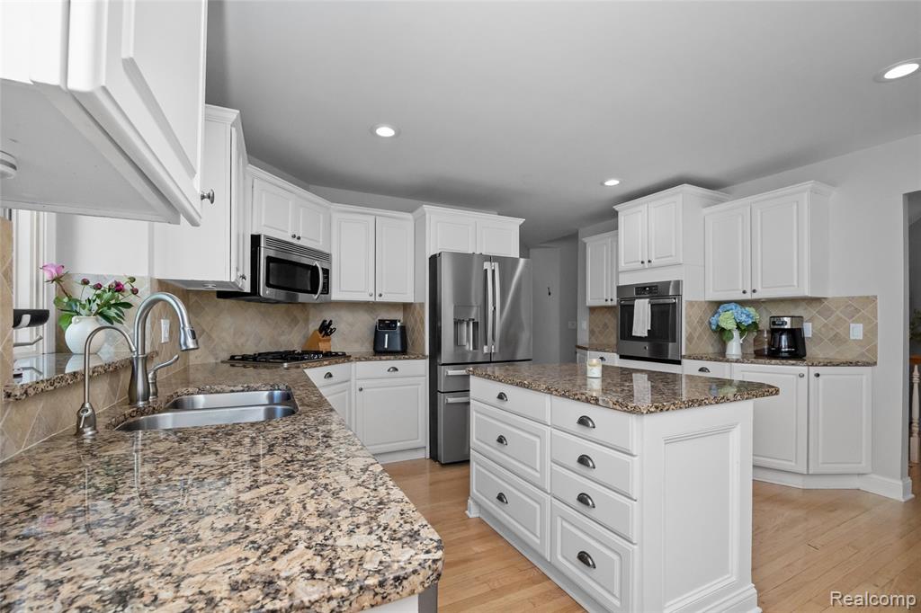 5287 Ridge Trail N, Clarkston, MI 48348 — Photo 32