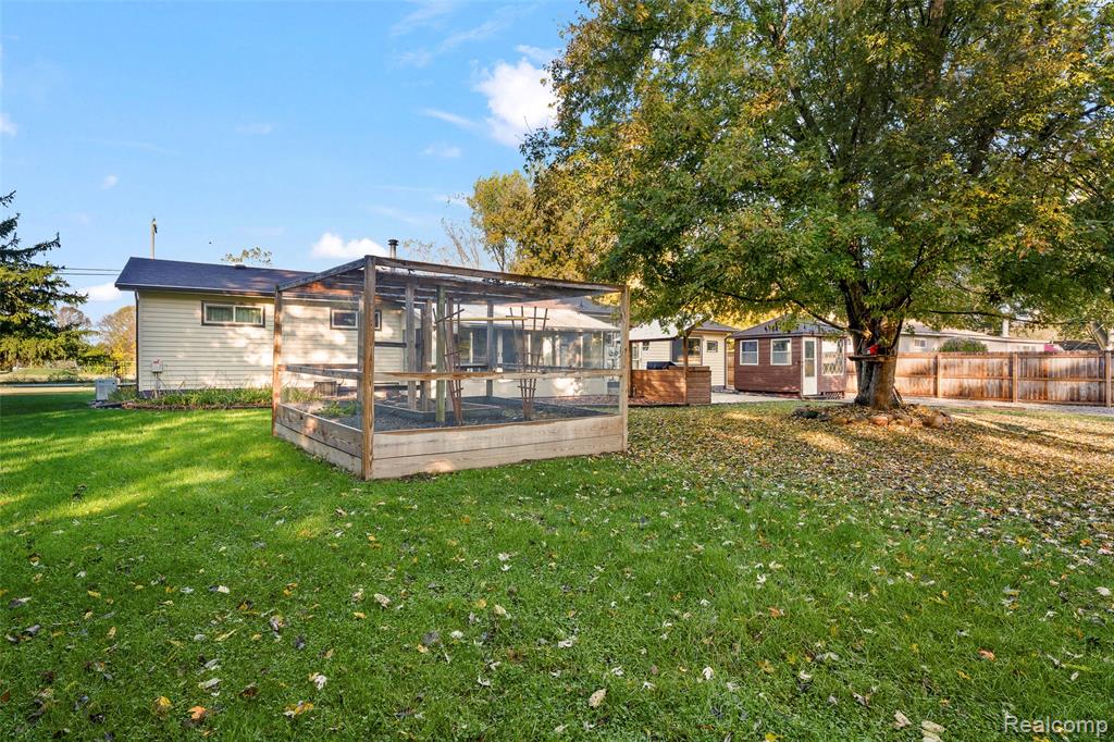 17655 Lohr Road, Sumpter, MI 48111 — Photo 26