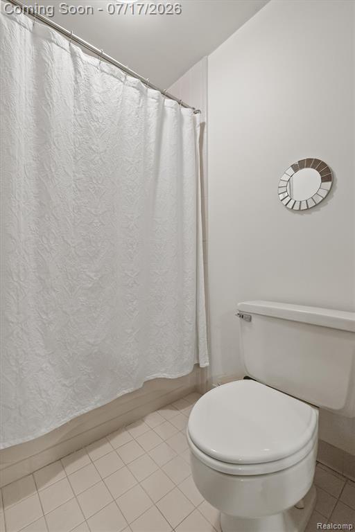 5863 Seville Circle, Orchard Lake Village, MI 48324 — Photo 45