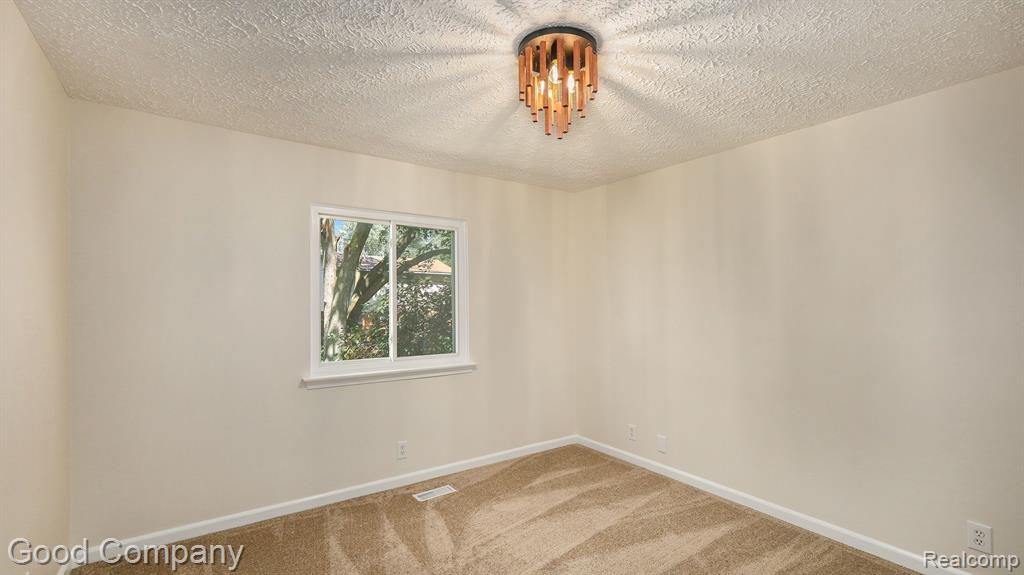 7250 SANDY BEACH Drive, Waterford, MI — Photo 14