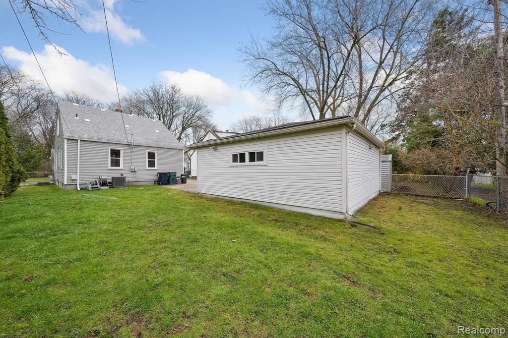 921 N EDGEWORTH Avenue, Royal Oak, MI 48067 — Photo 35