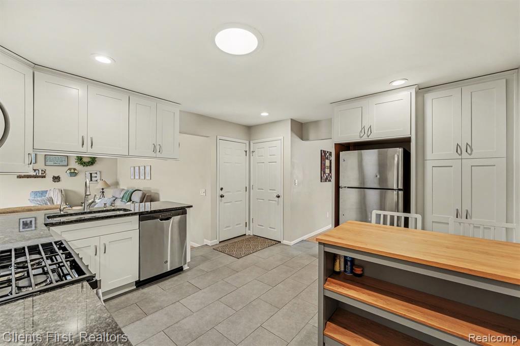 39857 Edmundton Drive, Canton, MI 48187 — Photo 4