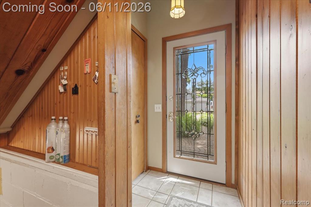 6880 Forestlawn Court, Waterford, MI 48327 — Photo 6