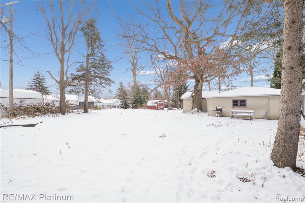 707 Briarwood Lane, Fenton, MI 48430 — Photo 27