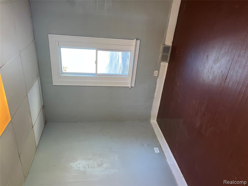 936 Stocker Avenue, Flint, MI 48503 — Photo 4
