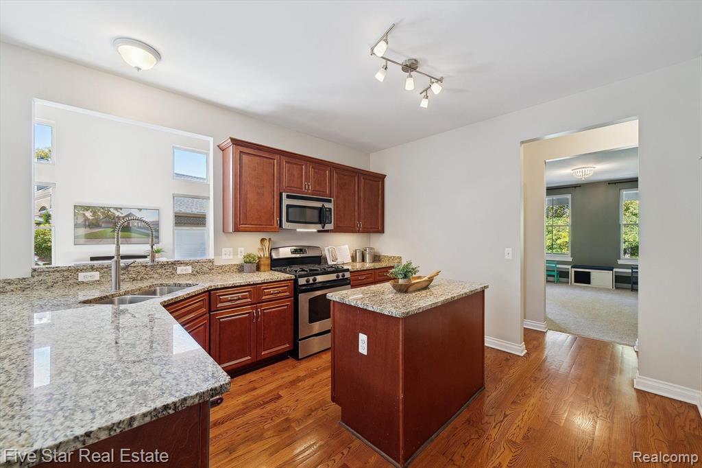 49529 TAFT Lane, Canton, MI 48188 — Photo 9