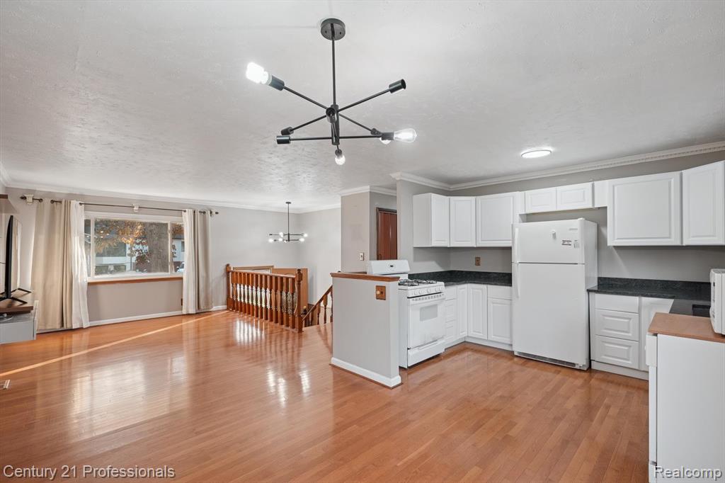 1268 Amarillo Street, Wolverine Lake, MI 48390 — Photo 10