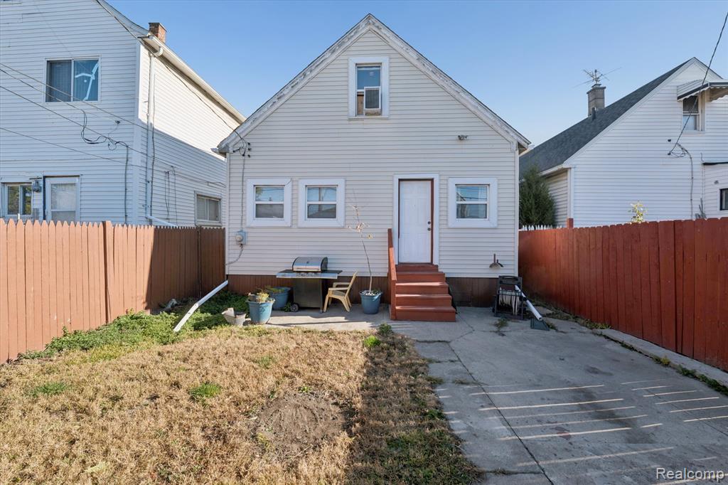 11609 Saint Aubin Street, Hamtramck, MI 48212 — Photo 32