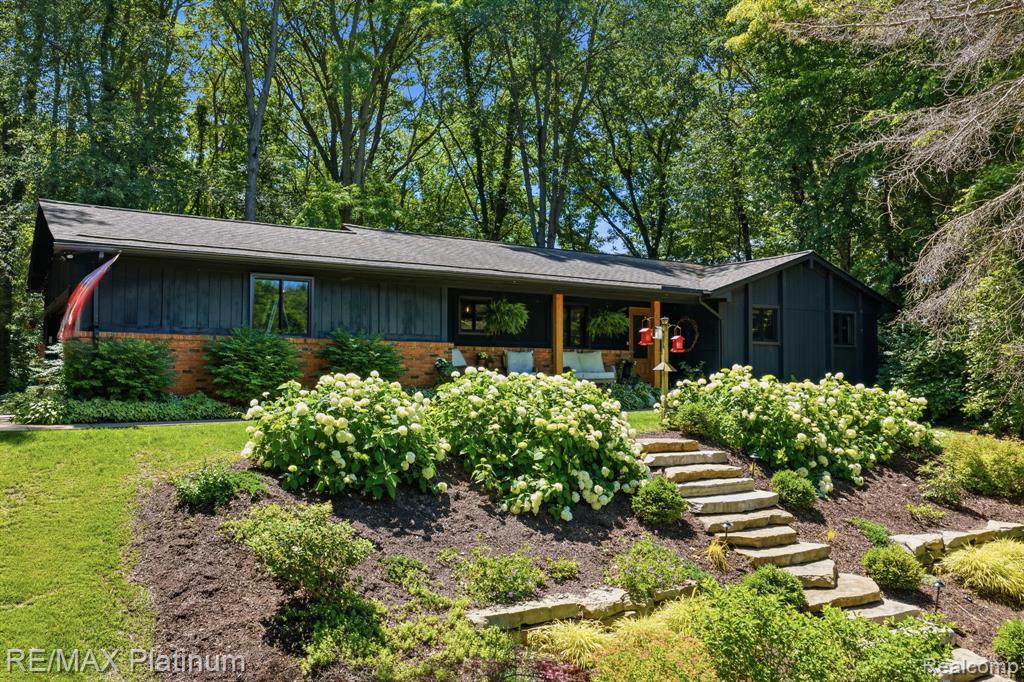1245 Tracilee Drive, Howell, MI 48843