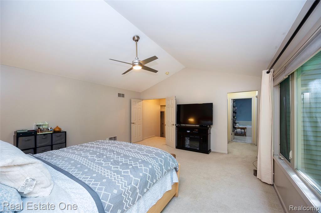 3481 Castlewood Court, Wixom, MI — Photo 46