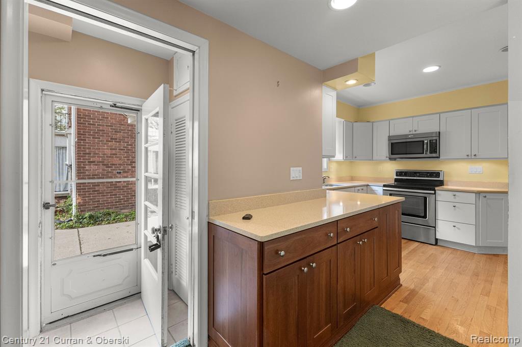 645 ELMWOOD Street, Dearborn, MI 48124 — Photo 15