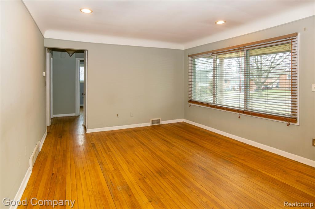 725 Duchess Street, Milford, MI 48381 — Photo 6