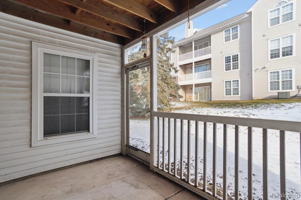 2670 S KNIGHTSBRIDGE Circle, Ann Arbor, MI 48105 — Photo 29