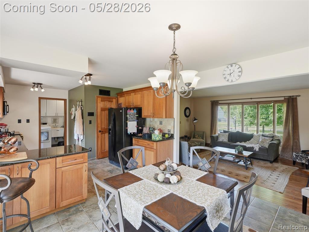 21156 Robinson Street, Farmington, MI 48336 — Photo 11