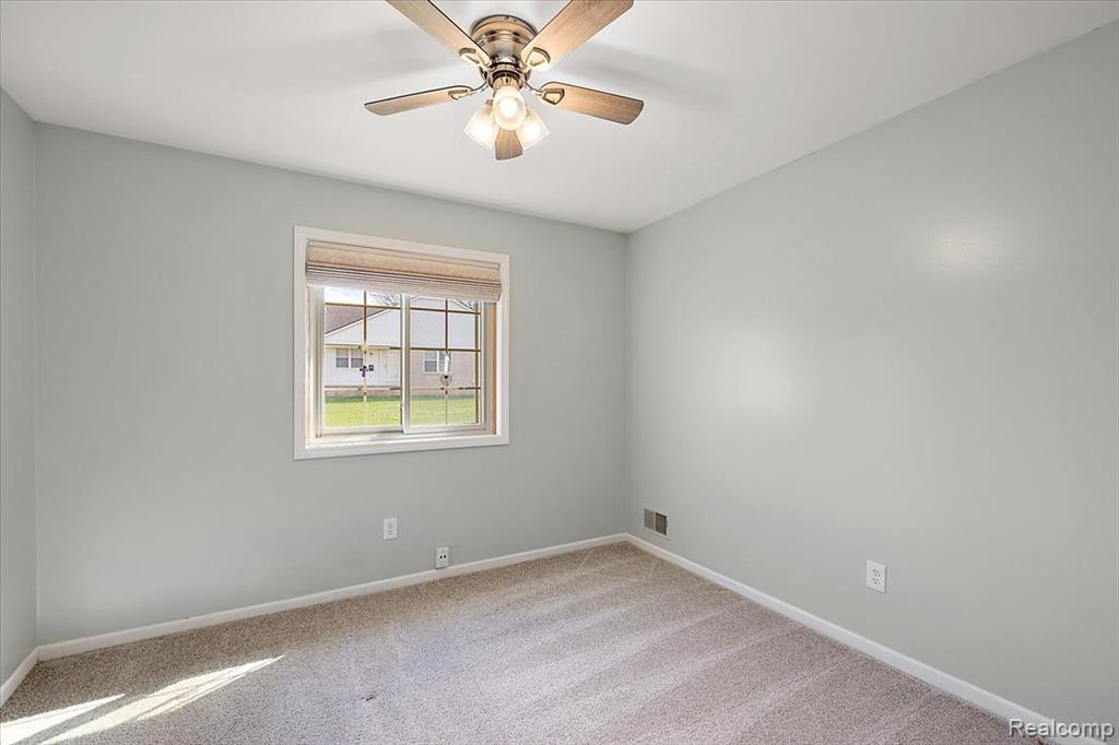 25400 Samantha Drive, 41, Chesterfield, MI — Photo 25