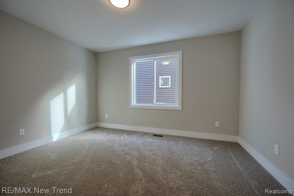 213 MOUNTAIN VIEW LANE, Milford, MI 48381 — Photo 29