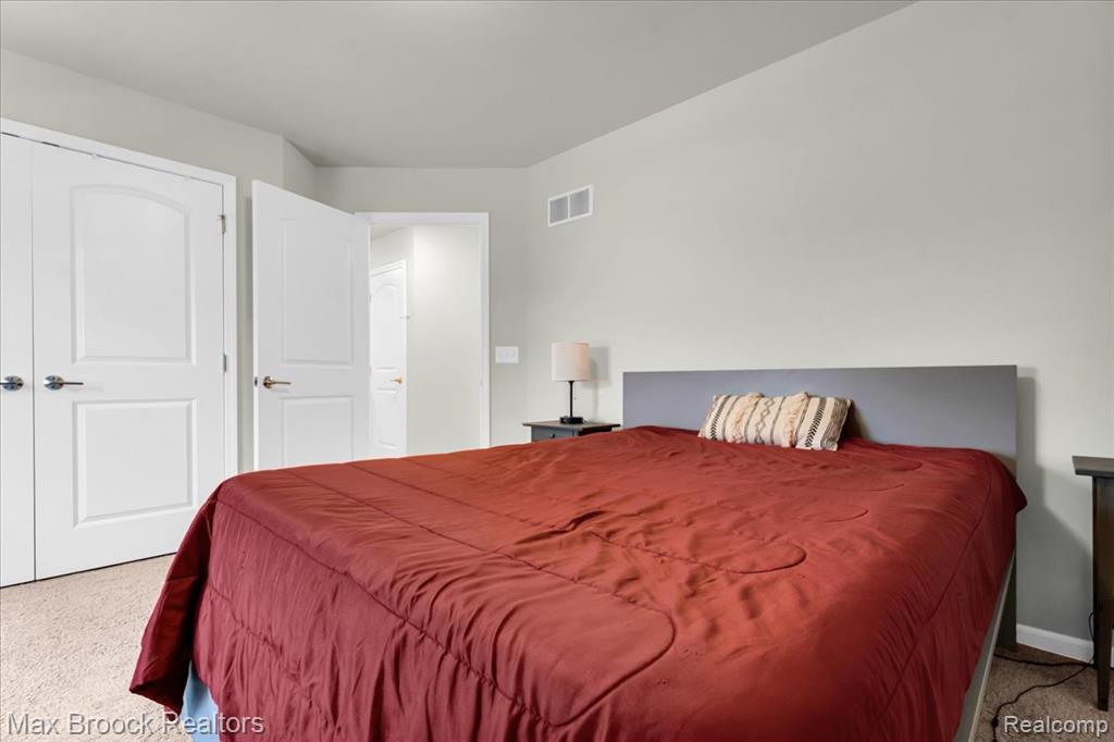 8401 Sharon Drive, White Lake, MI — Photo 28