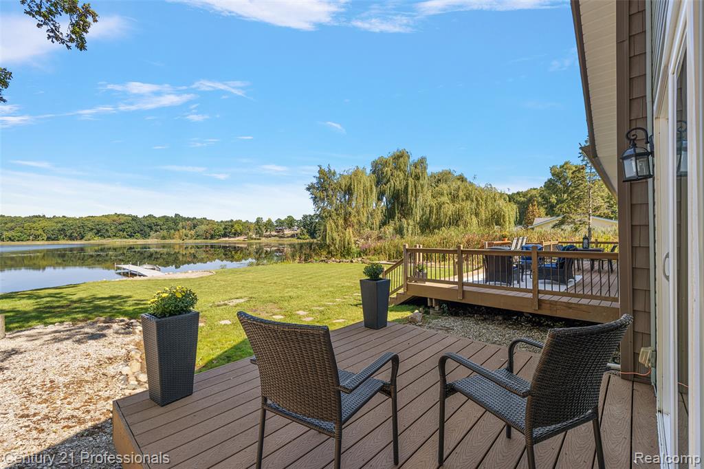 2679 Lakeview Drive, Ortonville, MI 48462 — Photo 17