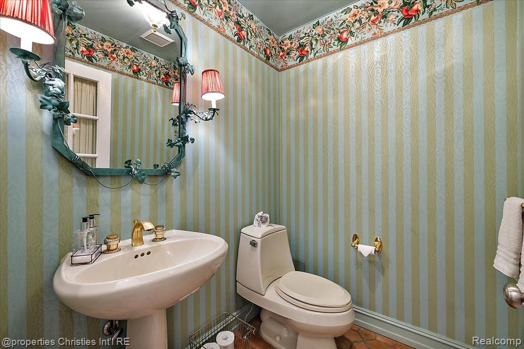 765 S Glenhurst Drive, Birmingham, MI 48009 — Photo 46