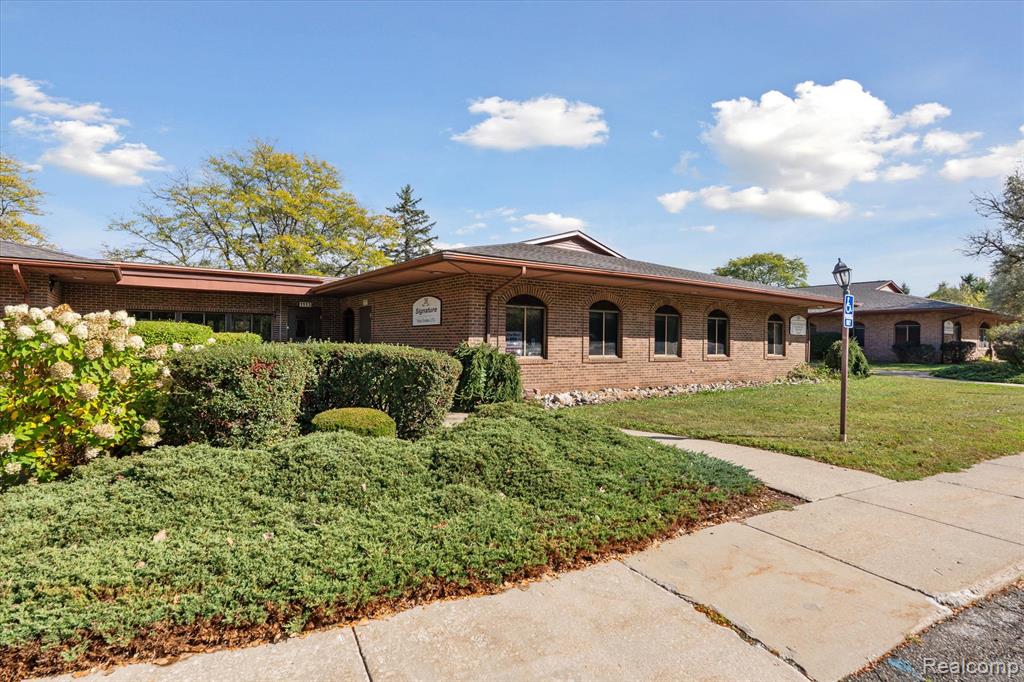 1117 Villa Linde Court, Flint, MI 48532 — Photo 2