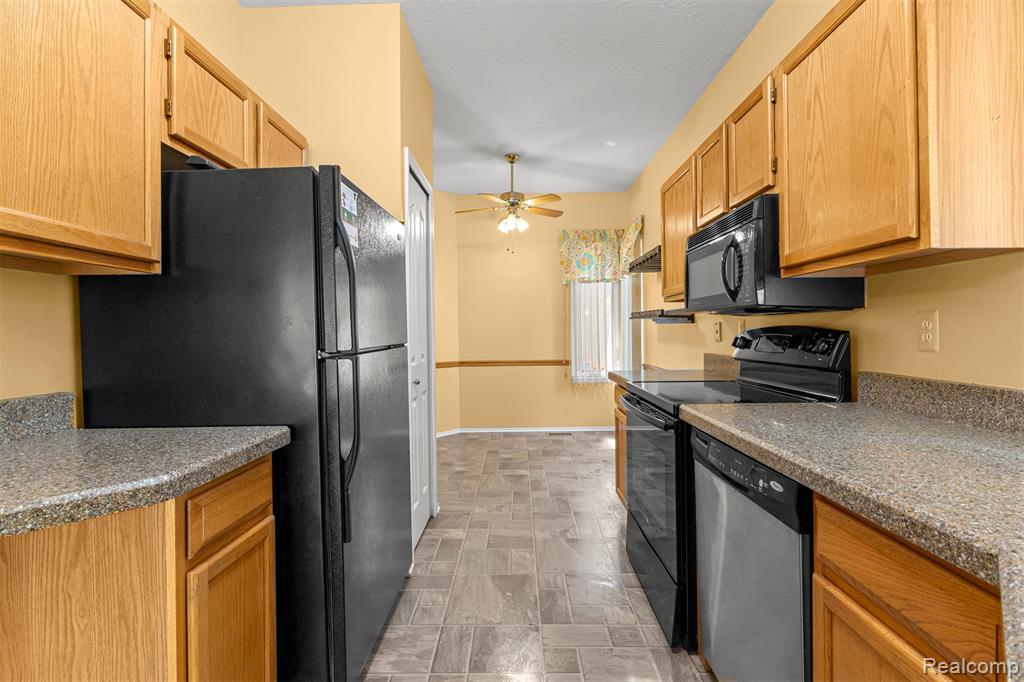 6546 Quail Run Circle, Westland, MI — Photo 20