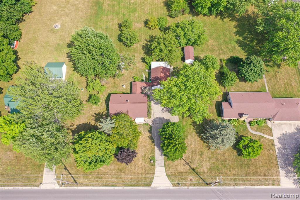 430 N Center Road, Saginaw, MI 48638 — Photo 33