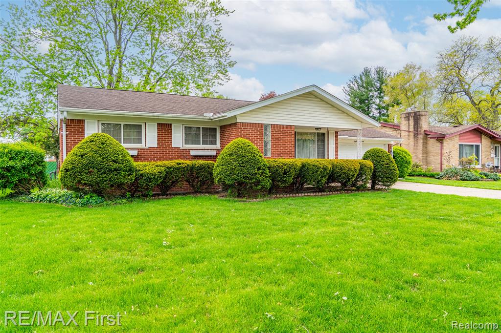 8860 Kidley Drive, Sterling Heights, MI 48314 — Photo 5