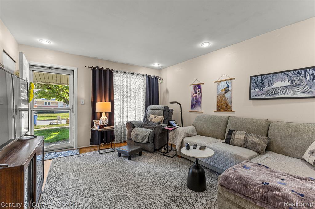 6159 Nightingale Street, Dearborn Heights, MI 48127 — Photo 3