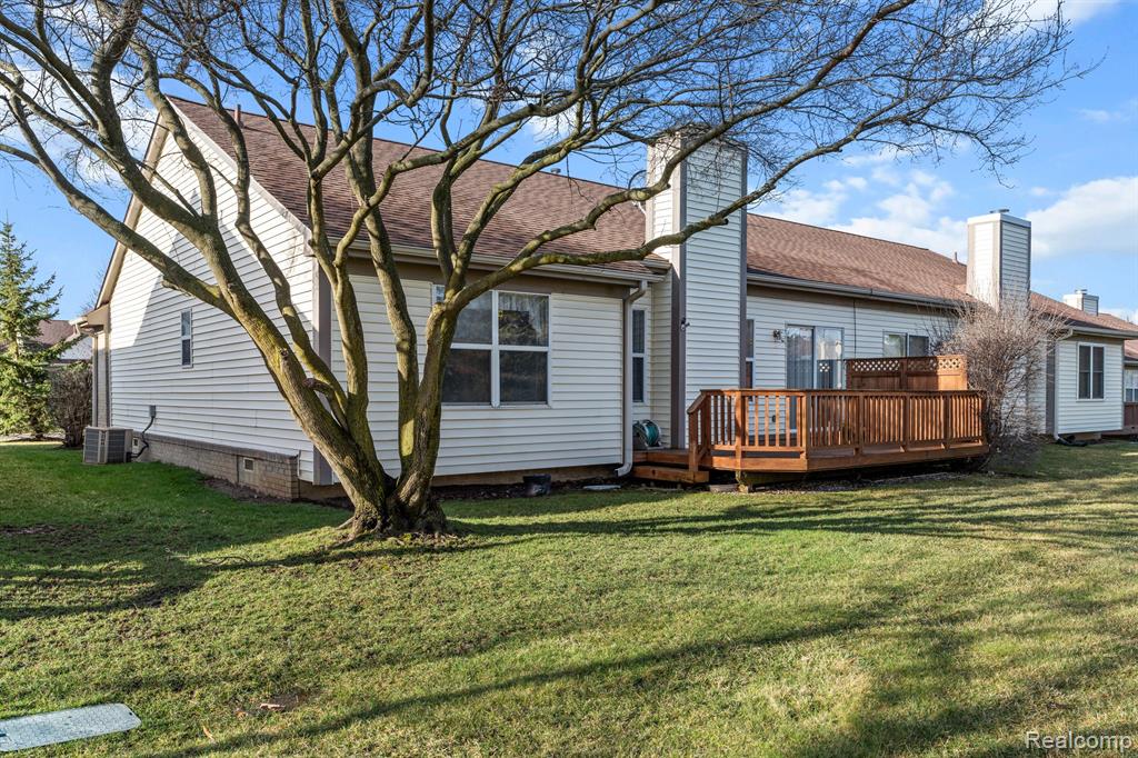250 Winding Brook, Commerce Twp, MI 48390 — Photo 24