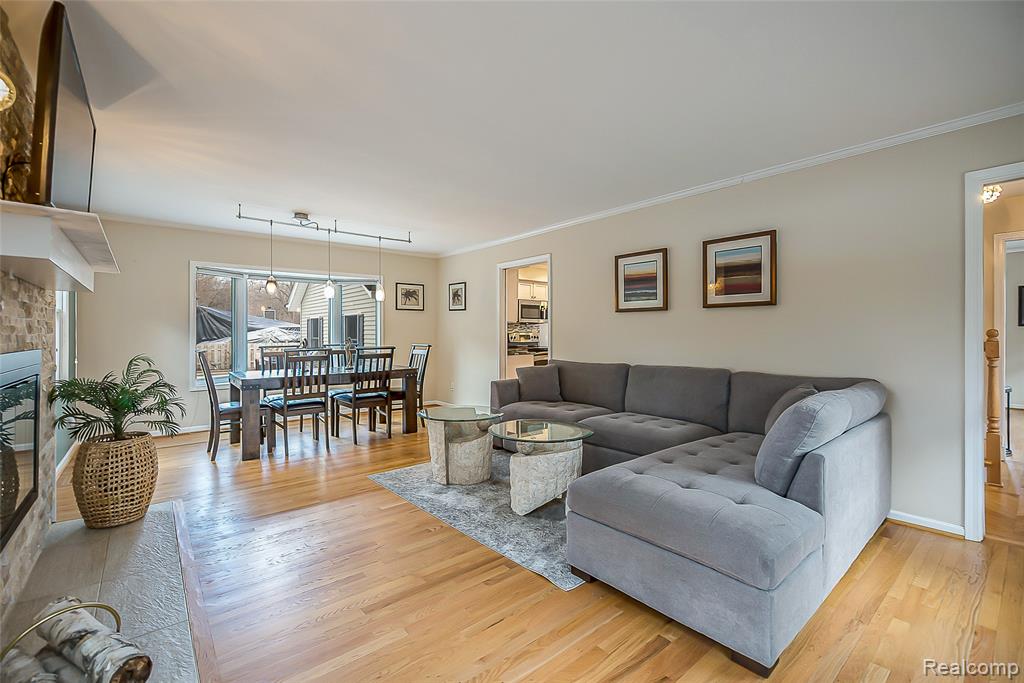 11834 Eriksen Drive, Pinckney, MI 48169 — Photo 8