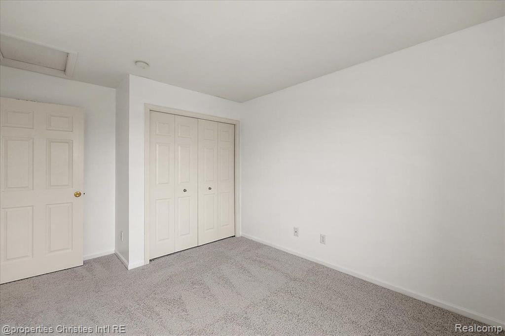 9773 RAVENSHIRE Drive, Ypsilanti, MI 48198 — Photo 45