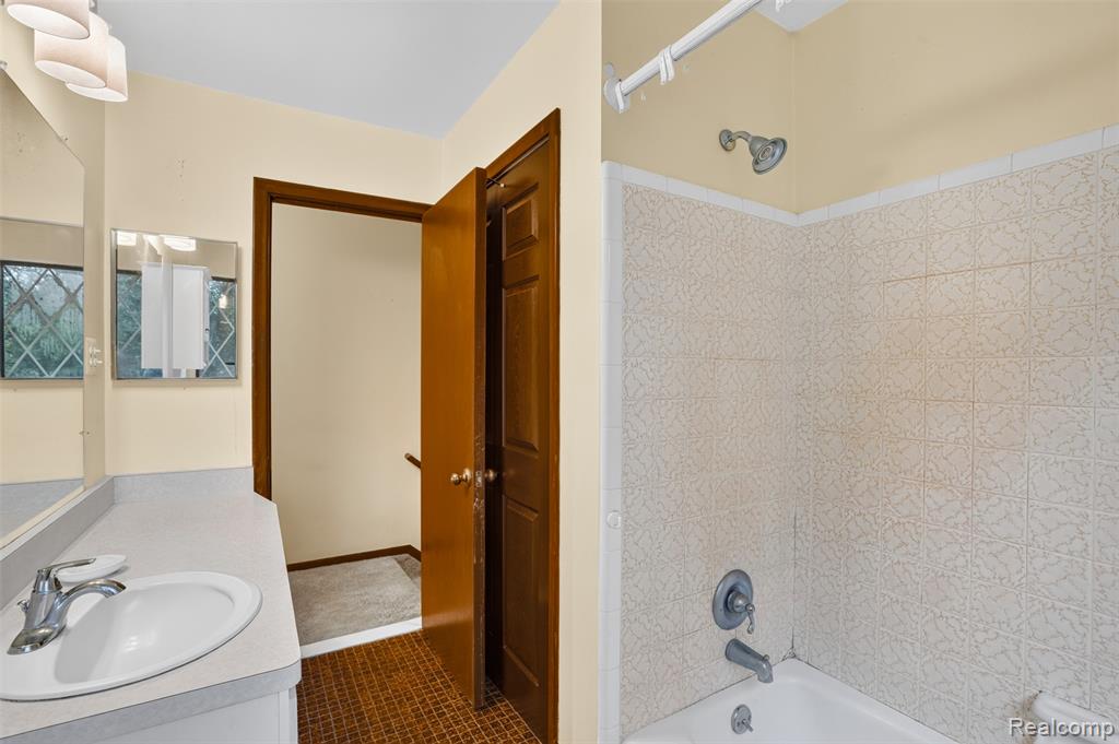 16955 English Road, Manchester, MI 48158 — Photo 14