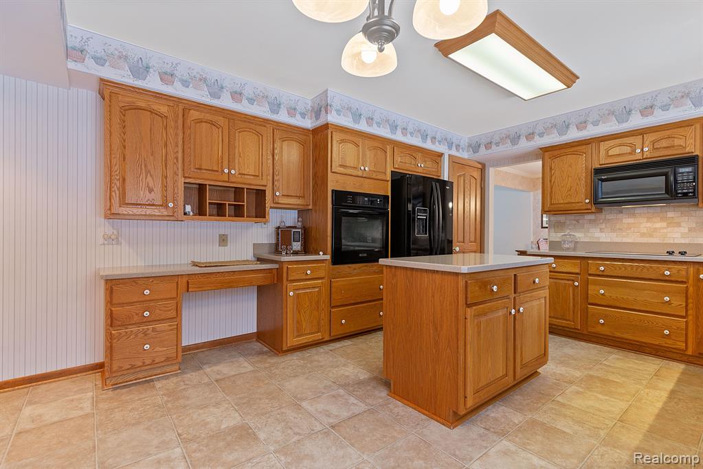 42126 BAINTREE Circle, Northville, MI 48168 — Photo 25