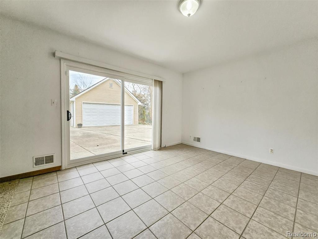 26734 Barrington Street, Madison Heights, MI 48071 — Photo 12