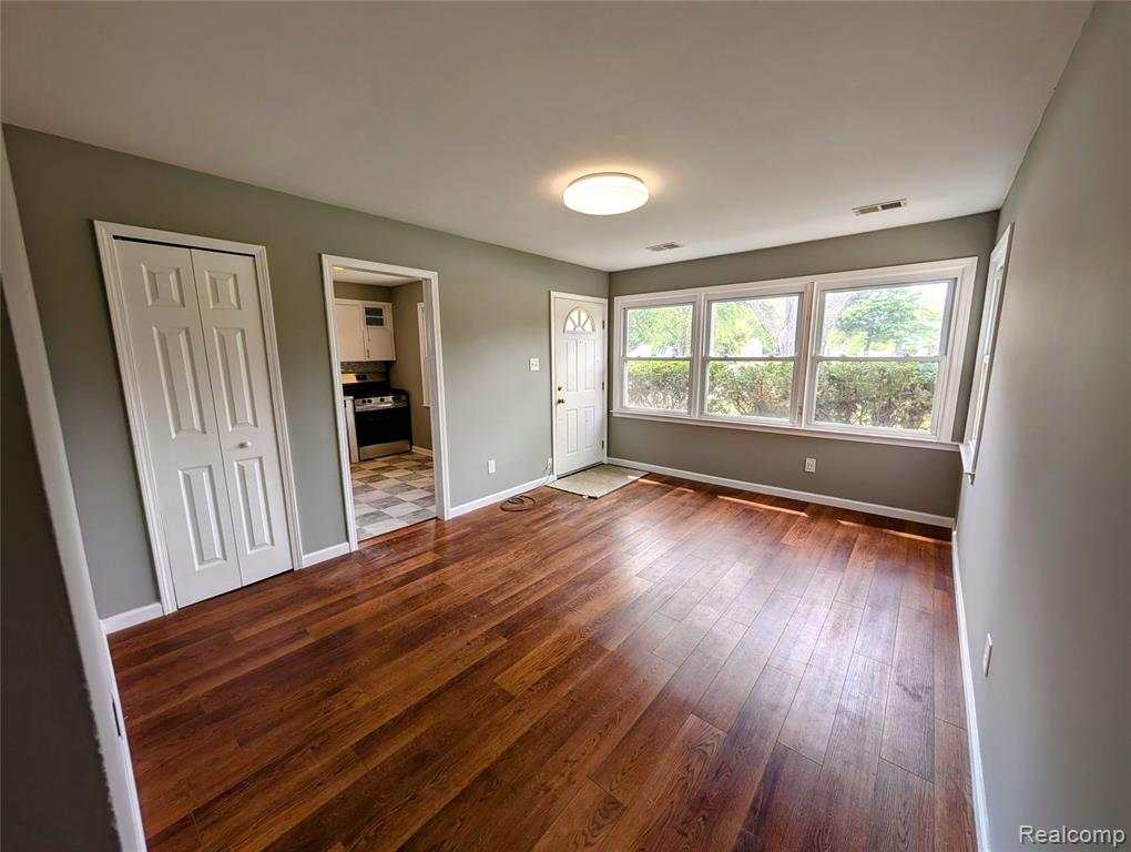 4302 Mandalay Avenue, Royal Oak, MI 48073 — Photo 6