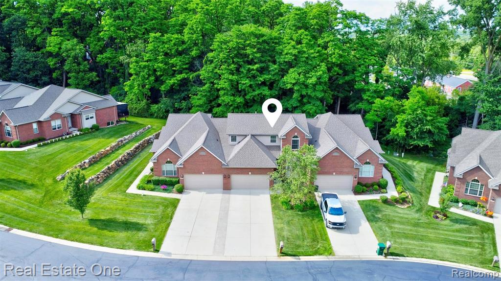 9572 Kingsway Circle, Clarkston, MI 48348 — front exterior
