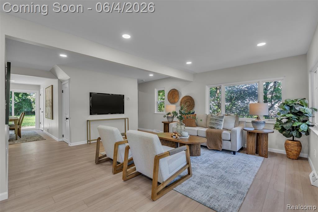 2890 Beland Avenue, Keego Harbor, MI 48320 — Photo 4
