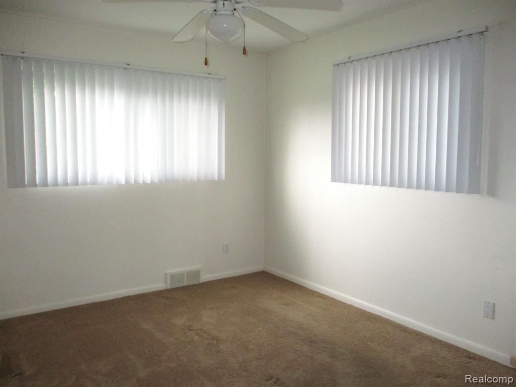 831 CARDWELL Street, Garden City, MI — Photo 11