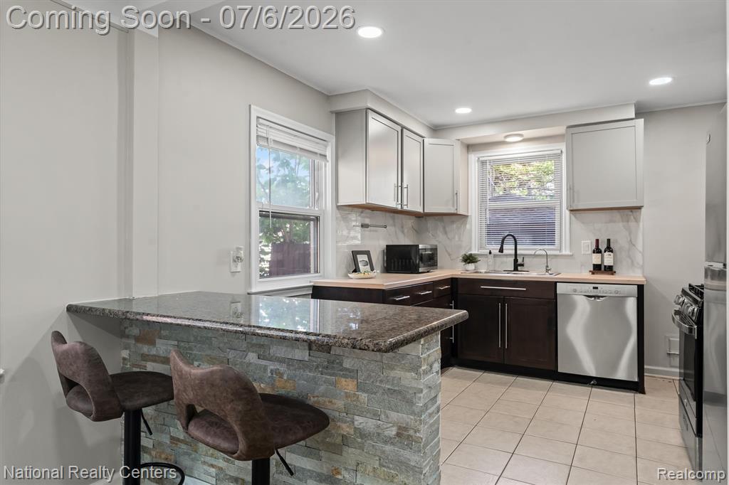 9984 Hemingway E, Redford, MI 48239 — Photo 12