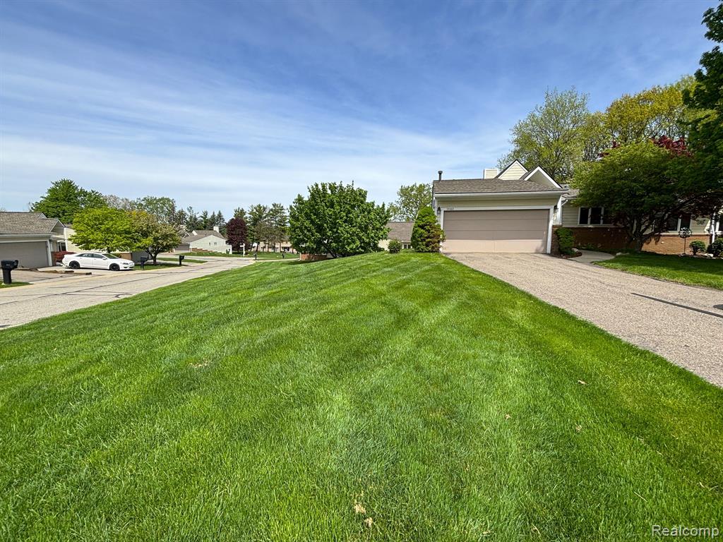 34060 HILLSIDE, Farmington Hills, MI 48335 — Photo 45
