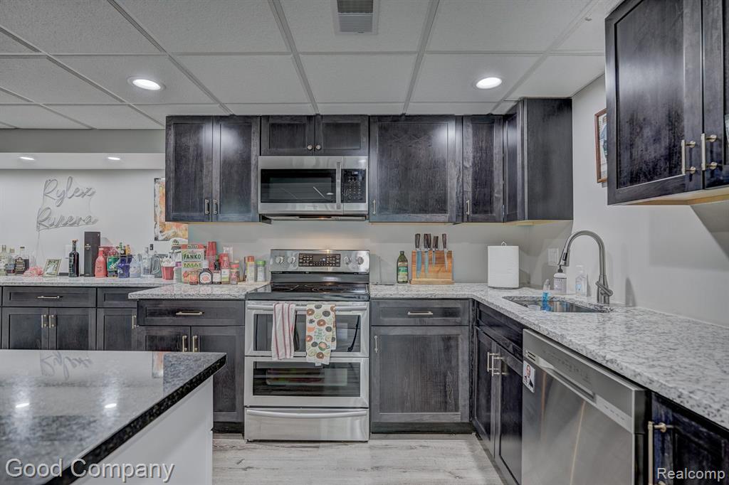 55195 WHITNEY Drive, Shelby Twp, MI 48315 — Photo 56