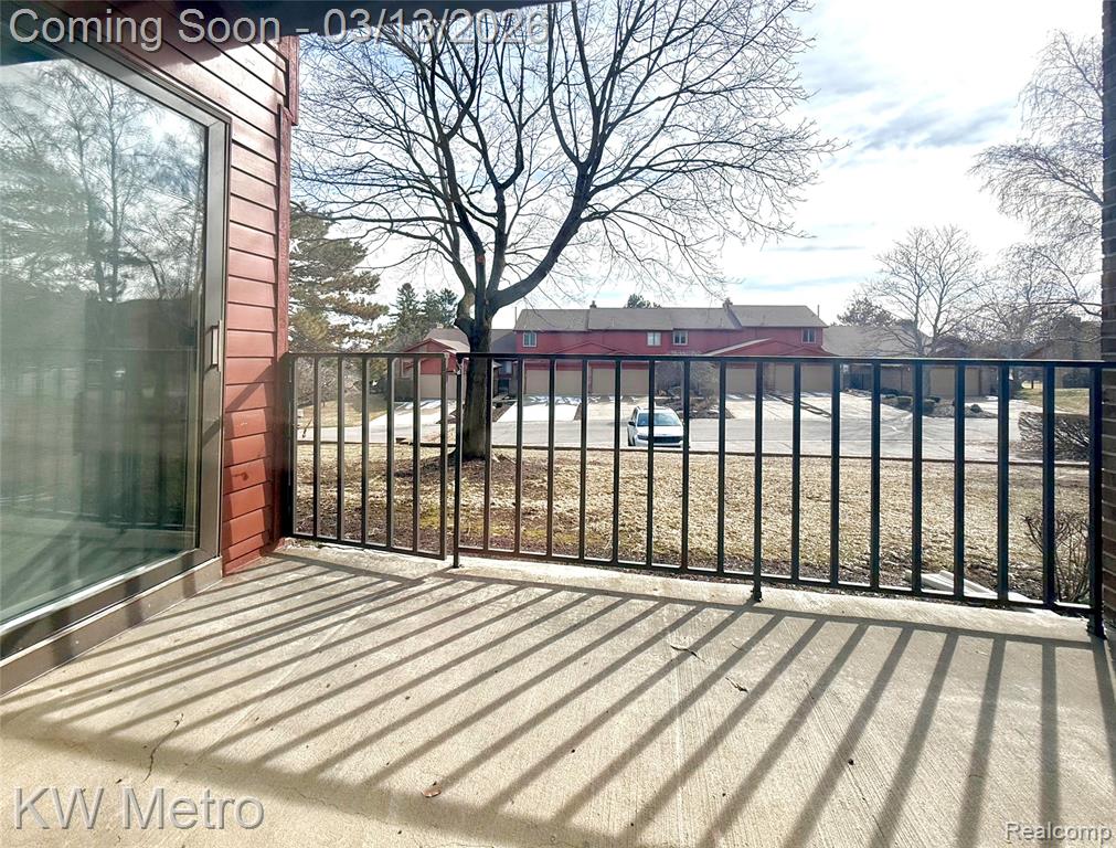 875 Greenview Court, Rochester Hills, MI 48307 — Photo 33