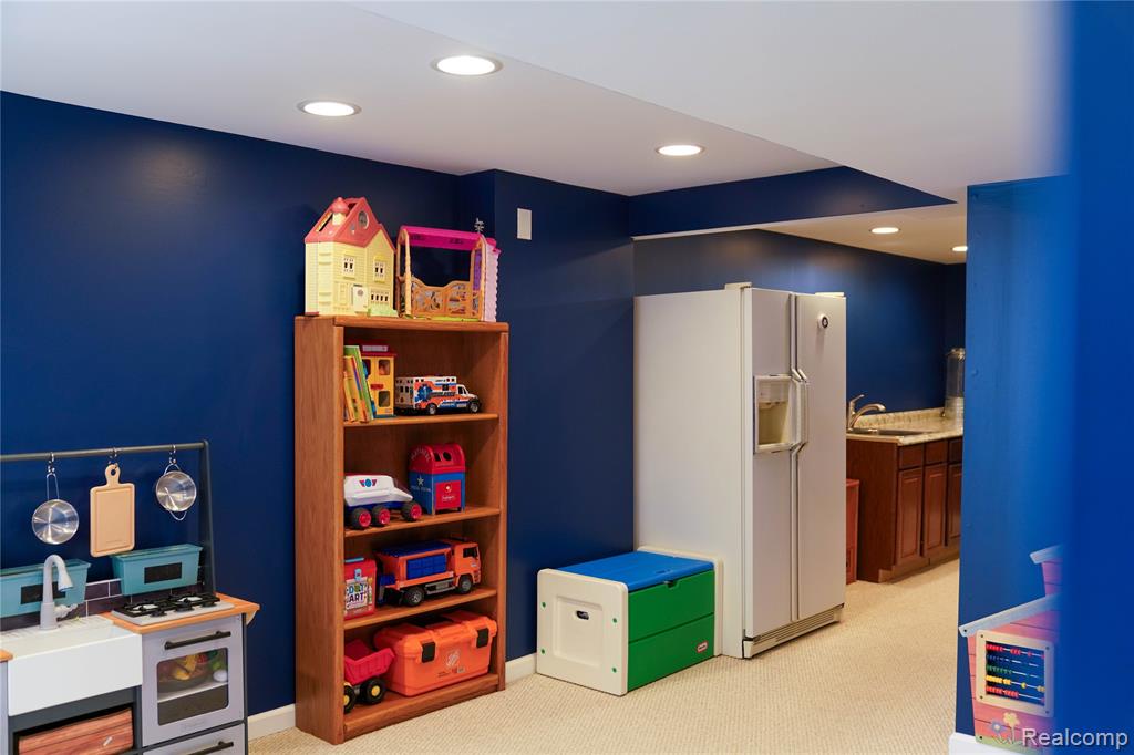 802 Castle Pine Court, Pontiac, MI 48340 — Photo 59