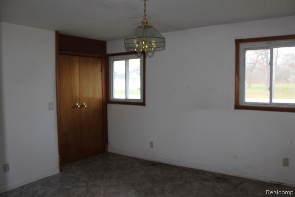 5480 COUNTRY Lane, Flint, MI 48506 — Photo 8