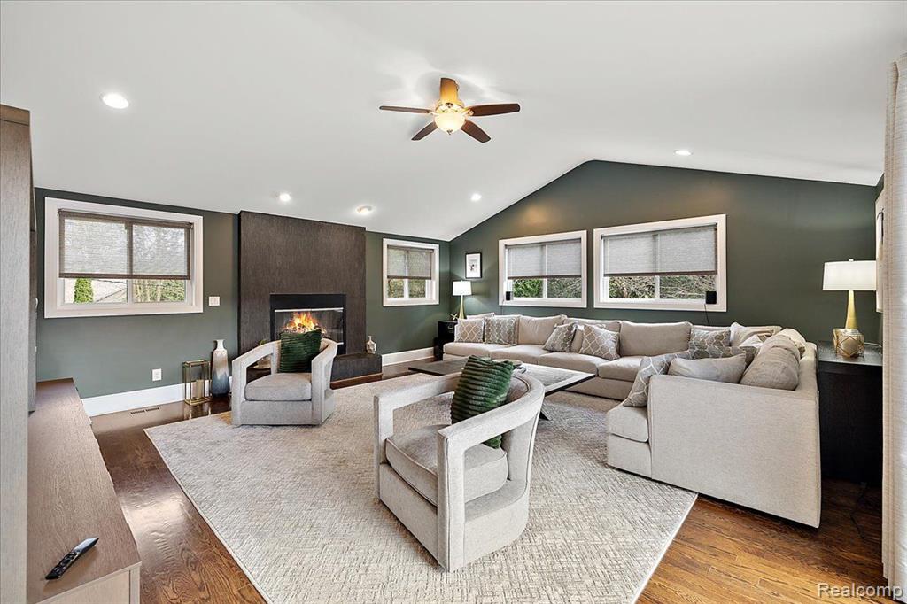80 MAYWOOD Avenue, Bloomfield Hills, MI 48304 — Photo 14